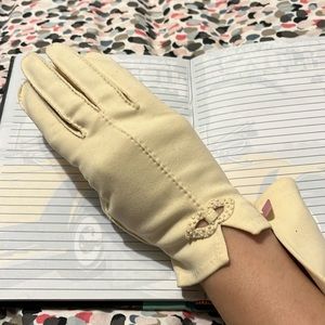 Vintage Grandoe Washable Ivory Cotton Stylish Evening Gloves